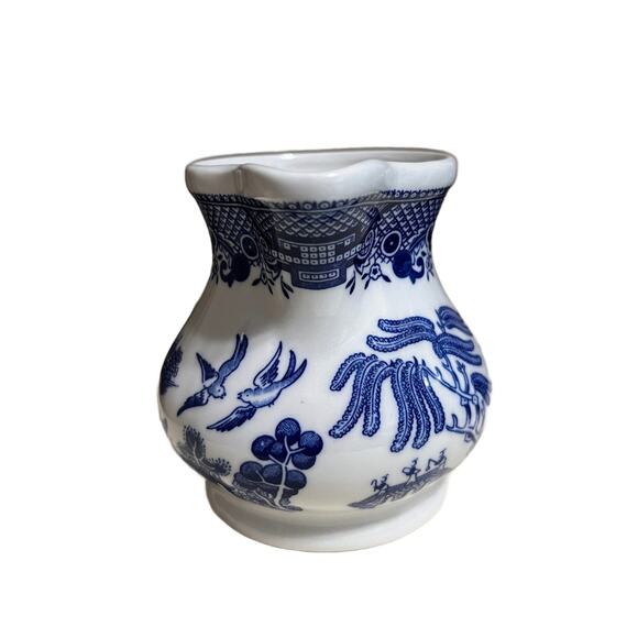 VTG Blue Willow Coffee Creamer Made in England - Picture 2 of 6